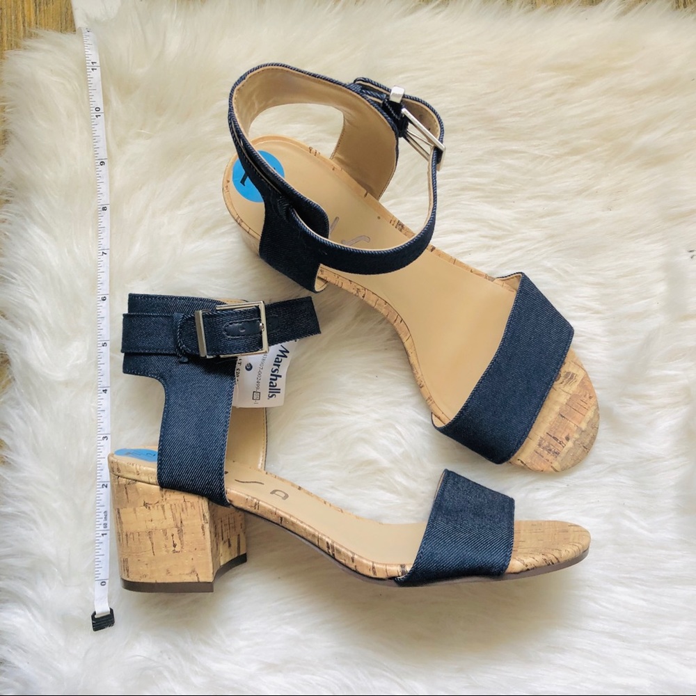 NWT UNISA SANDALS